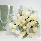 24 White Roses