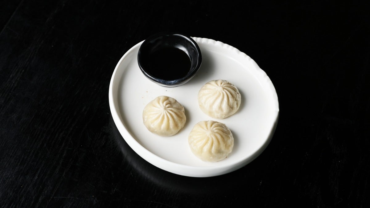 Steamed Xiao Long Bao 小笼包830 (4 pieces)