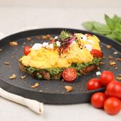 Pesto scrambled Toast