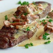 Meat with cream sauce