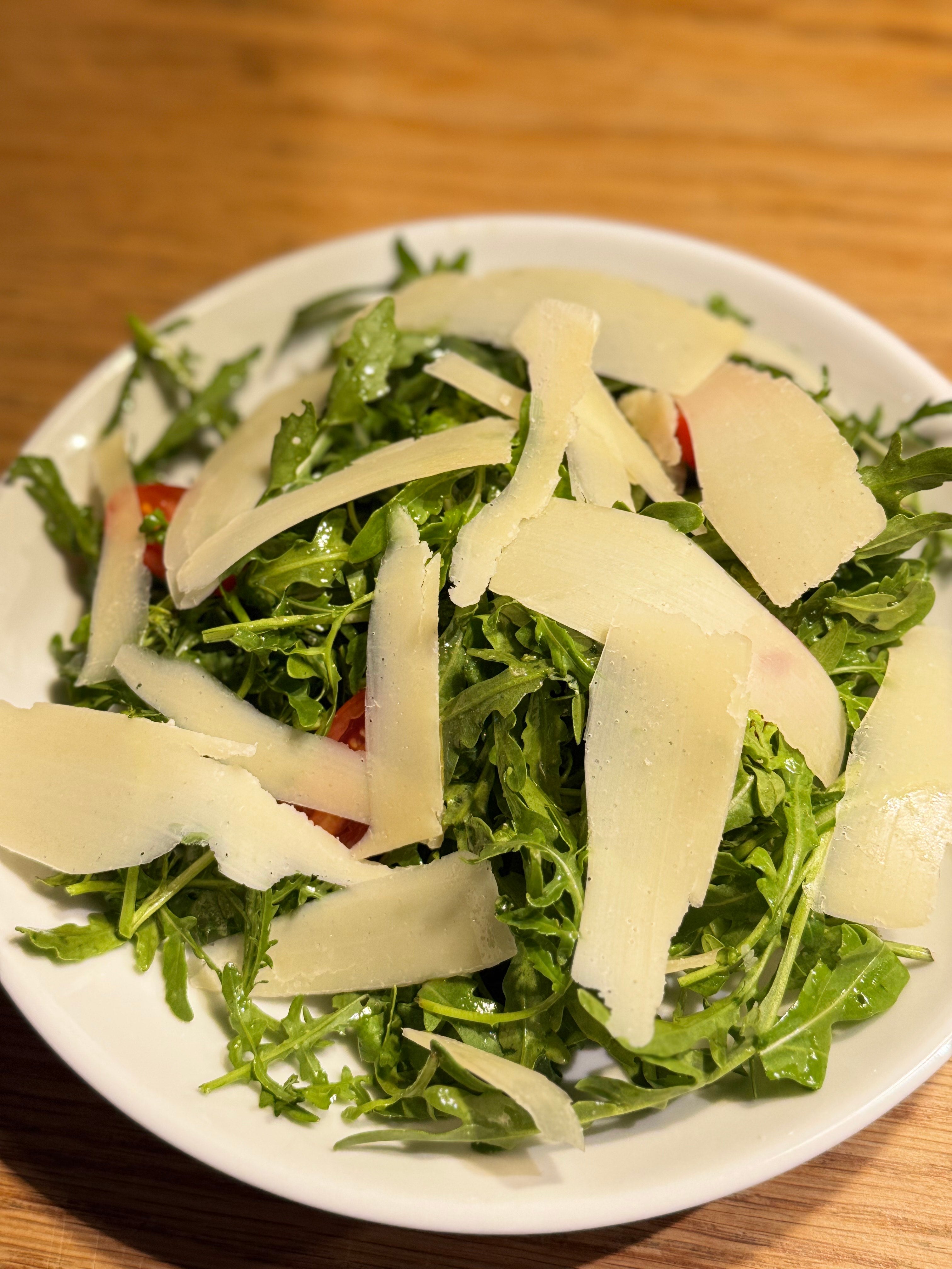 Rucola Pomodorini E Scaglia Di Parmigiano