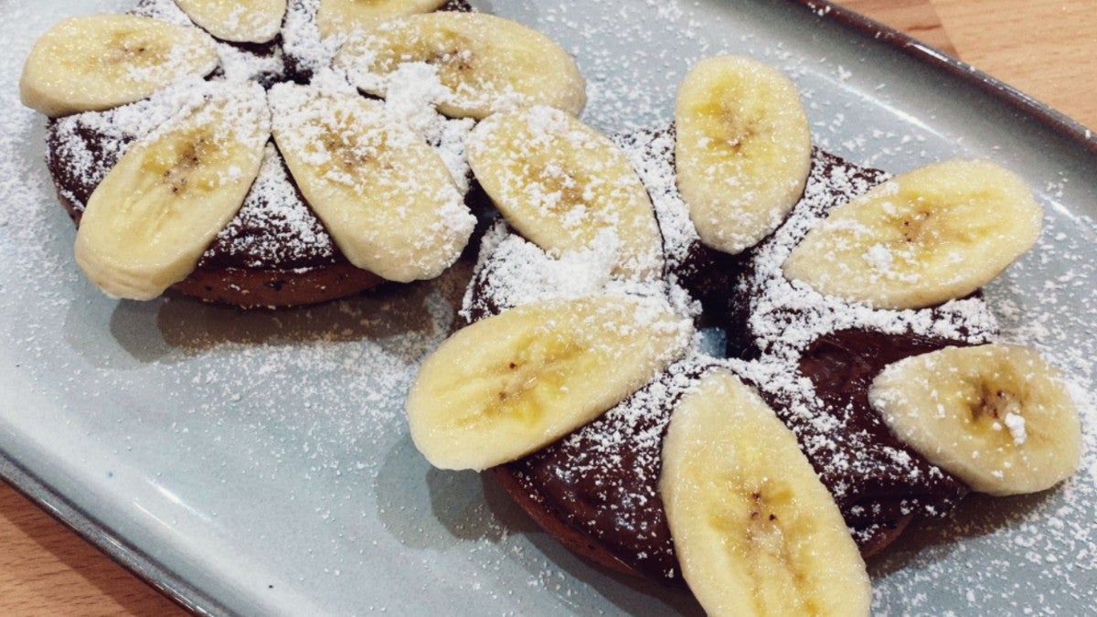 Banana and Nutella Bagel (v)