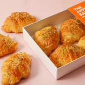  Kunafa Croissant Box 12 Pieces