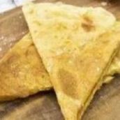 2 Pcs Regag Cheese, Chips Oman And Egg 