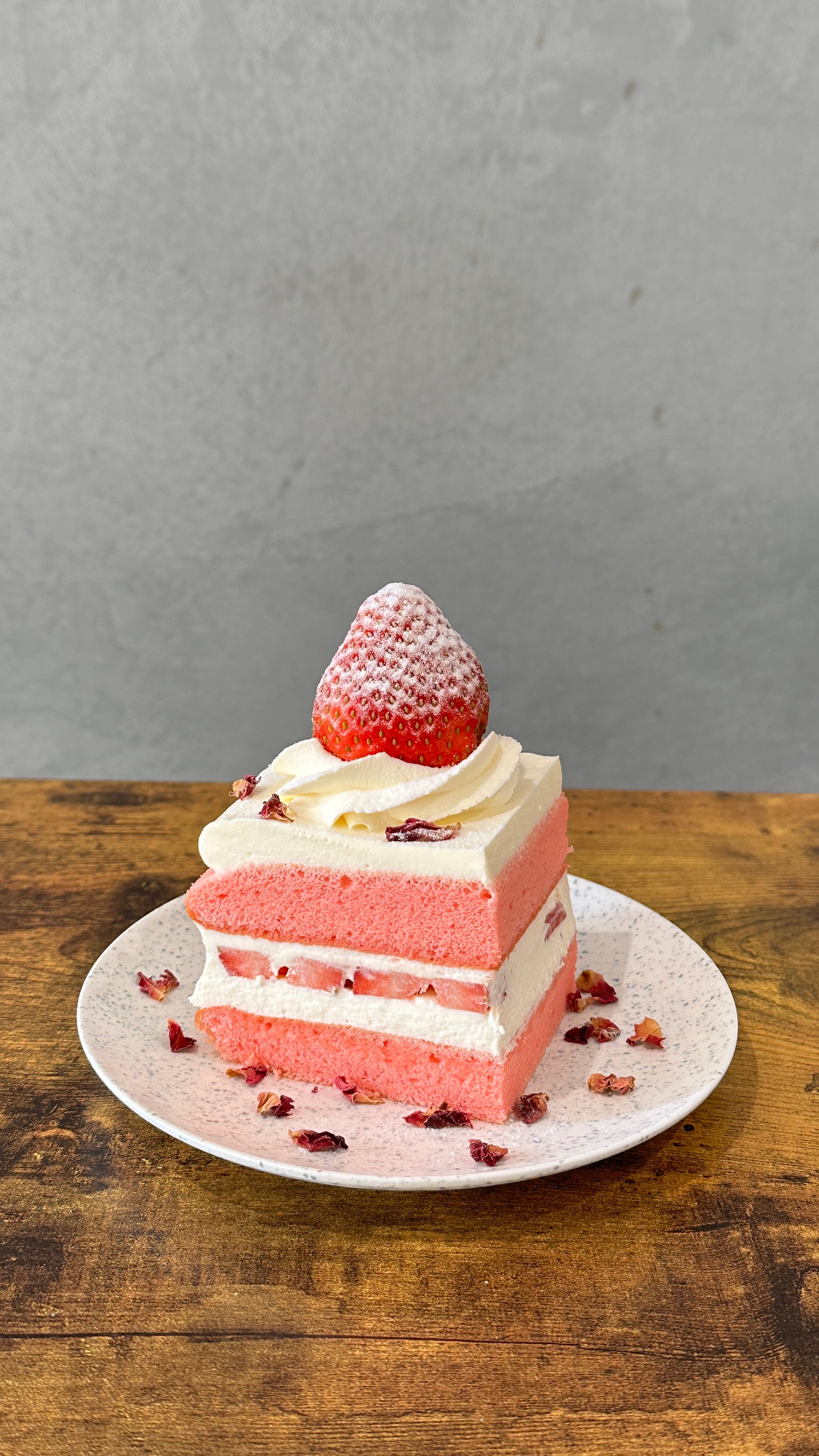 Strawberry Cream Cake