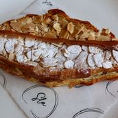 Almond Croissant 