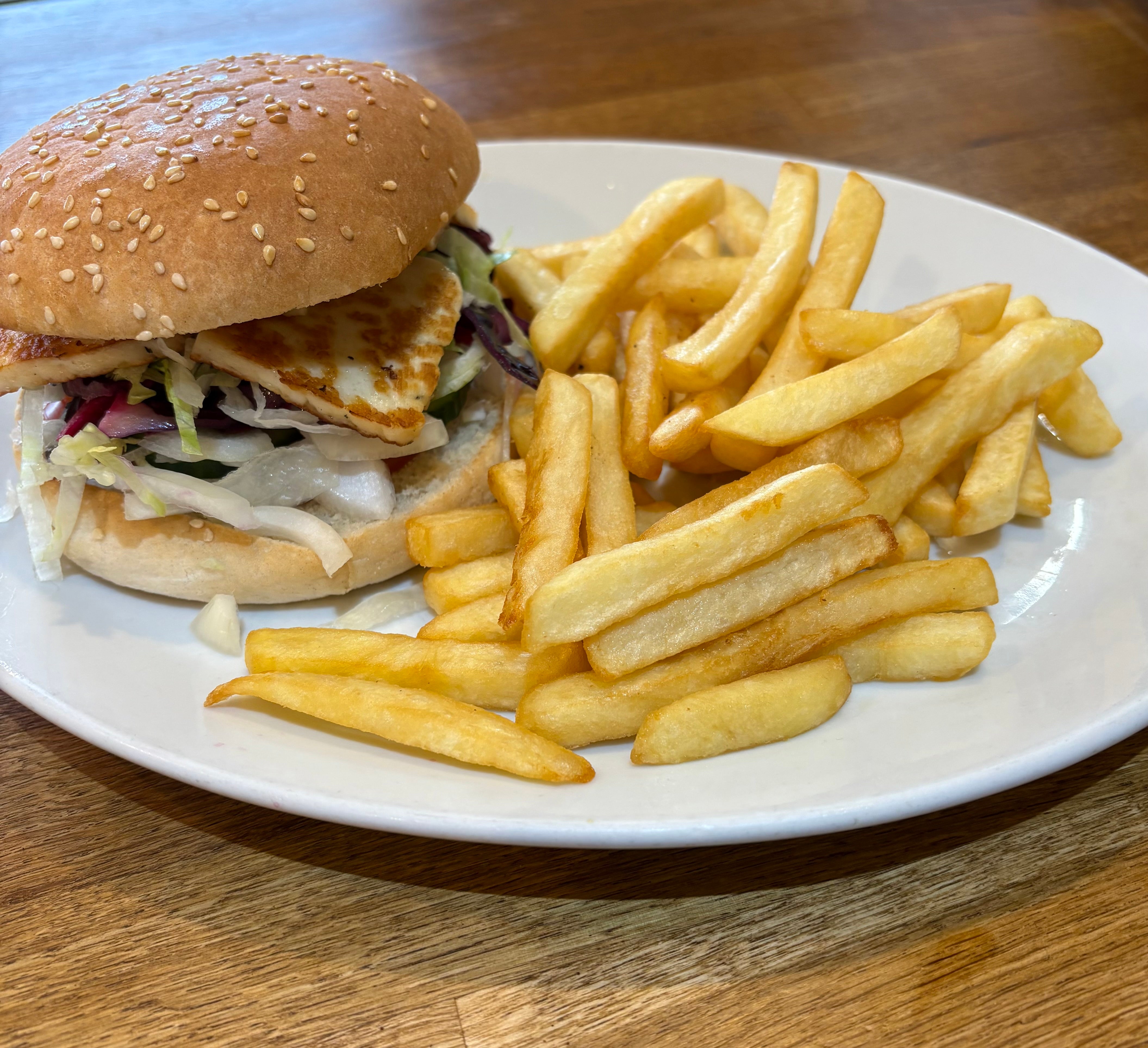 MEAL Halloumi Burger & Chips