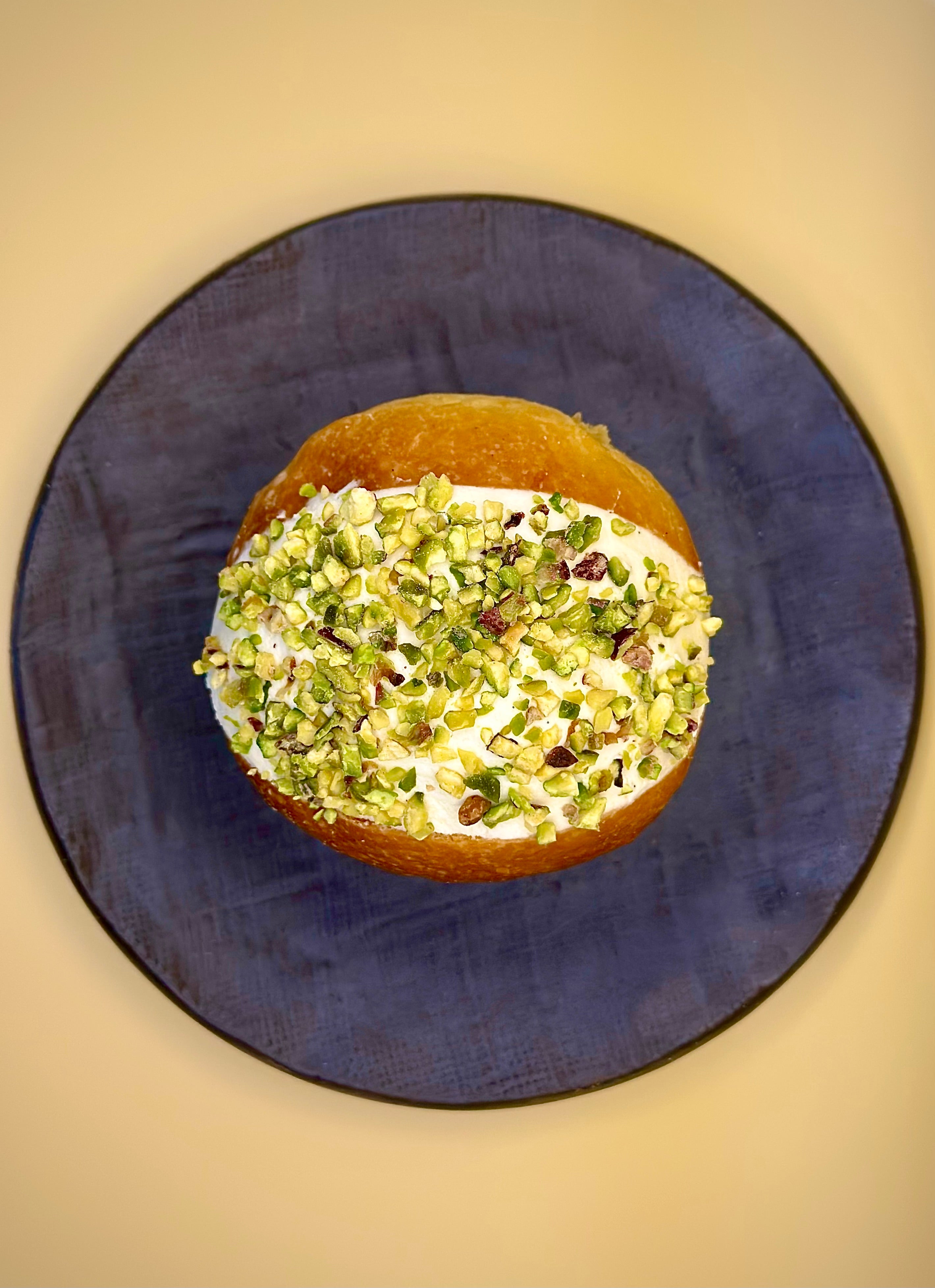 Maritozzo Bun Pistacchio