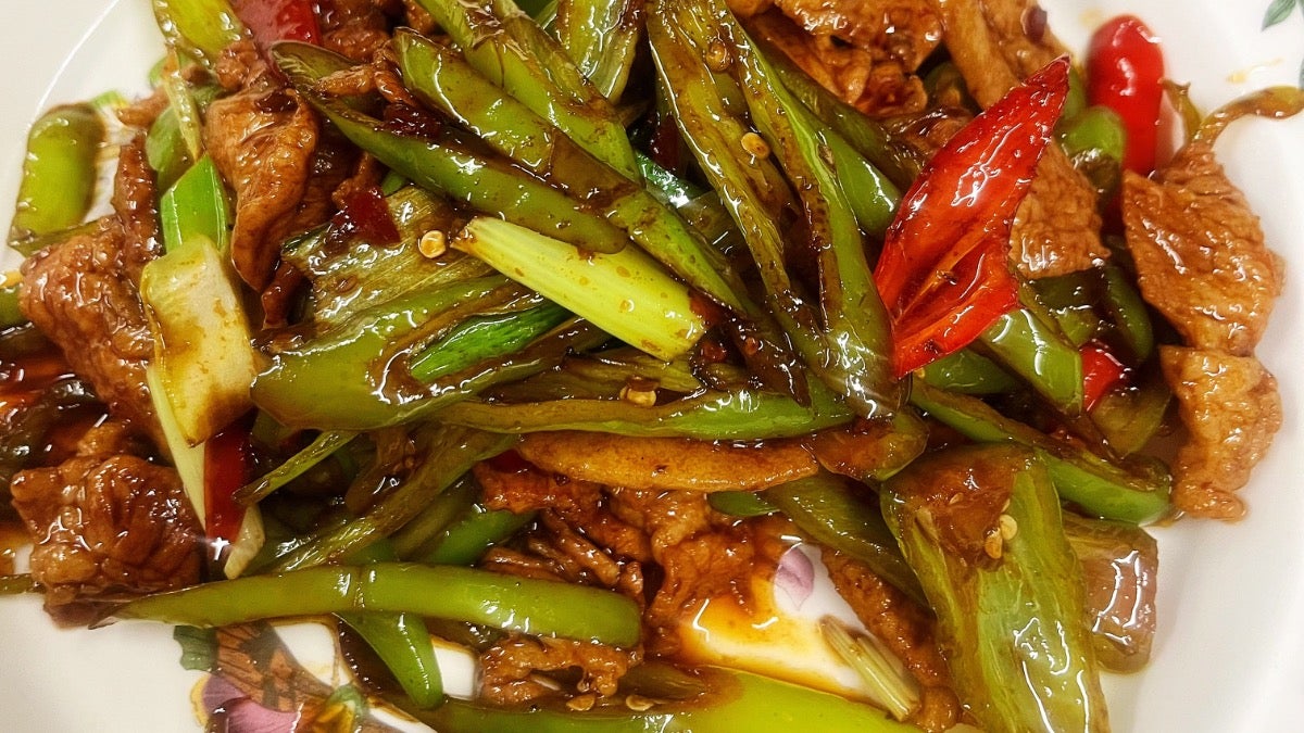 142.蜀湘⼩炒⾁Stir Fried Pork with Chili (Spicy Level 3)