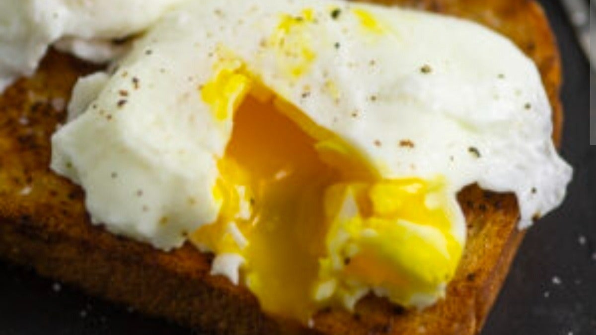 Poached eggs on toast