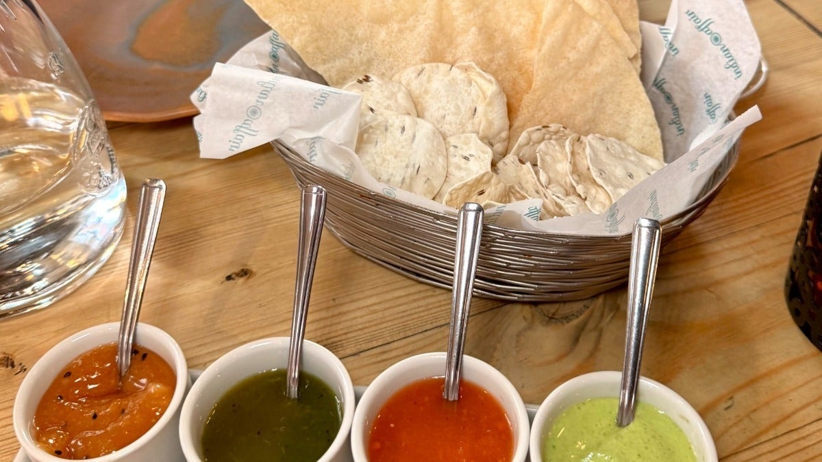 Papad and chutney tray