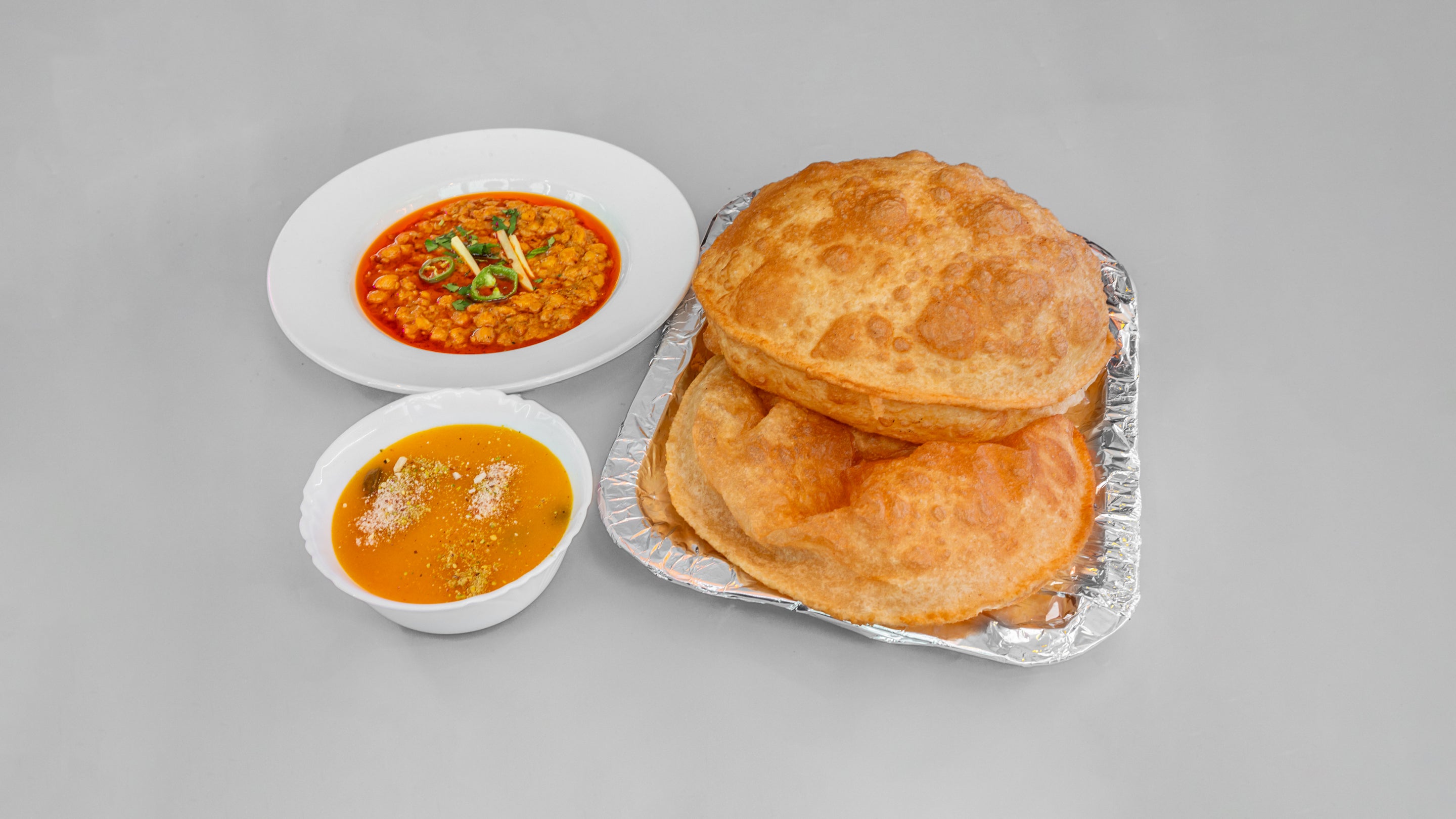 2 Puri Halwa Chana