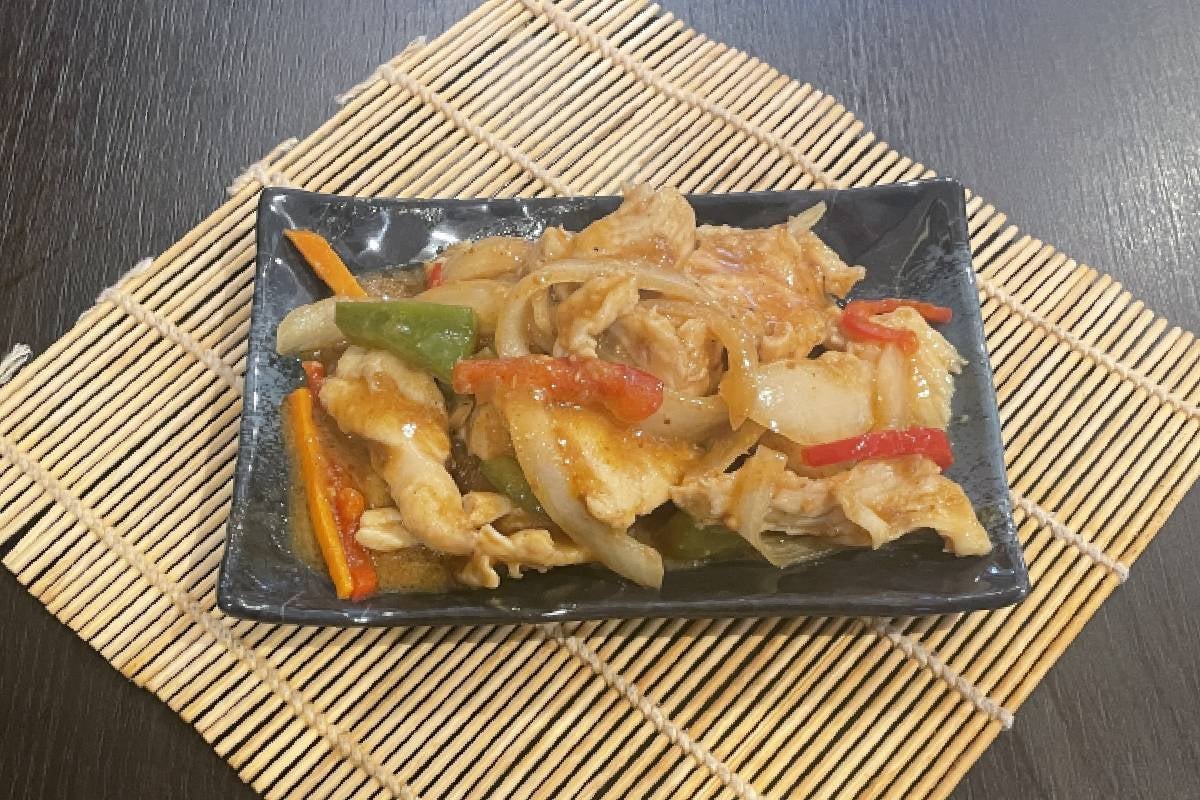 J14. Chicken in Satay Sauce (Hot)