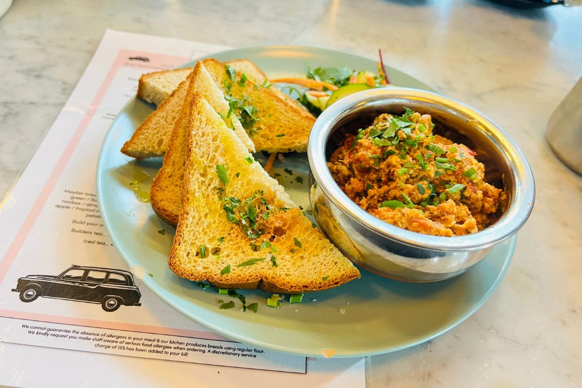 Black Cab Spicy Shakshuka Eggs (v)*