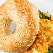 Grilled Halloumi And Egg Bagel