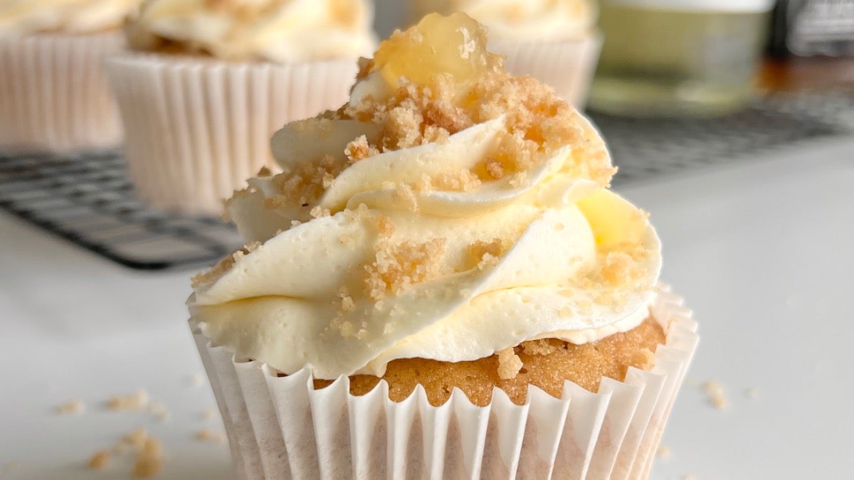 Apple Crumbly Cupcake