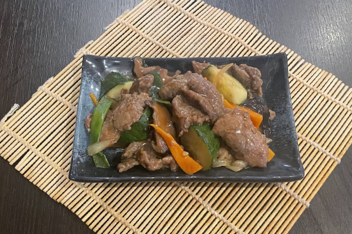J23. Beef in Oyster sauce