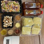 Indomie Veg & Chicken BBQ Box (8 PCS)