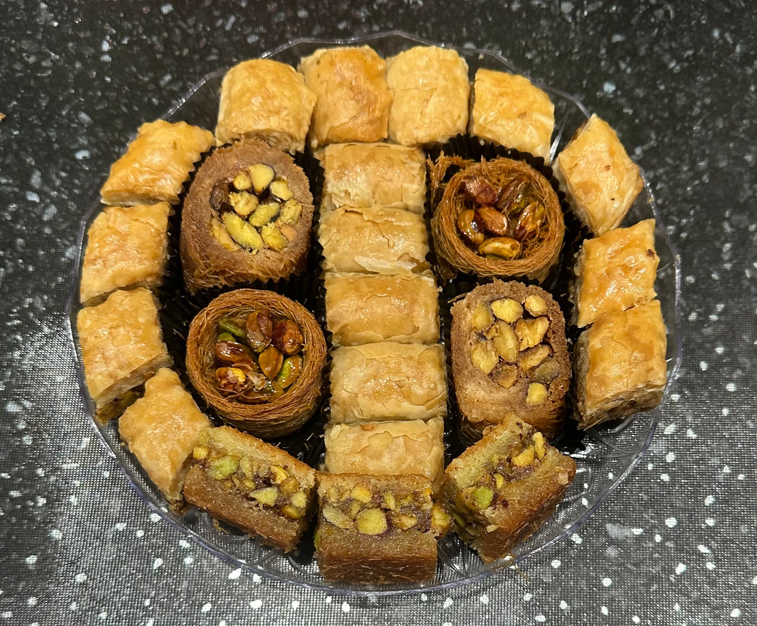 Medium Baklava Tray 21 Pieces