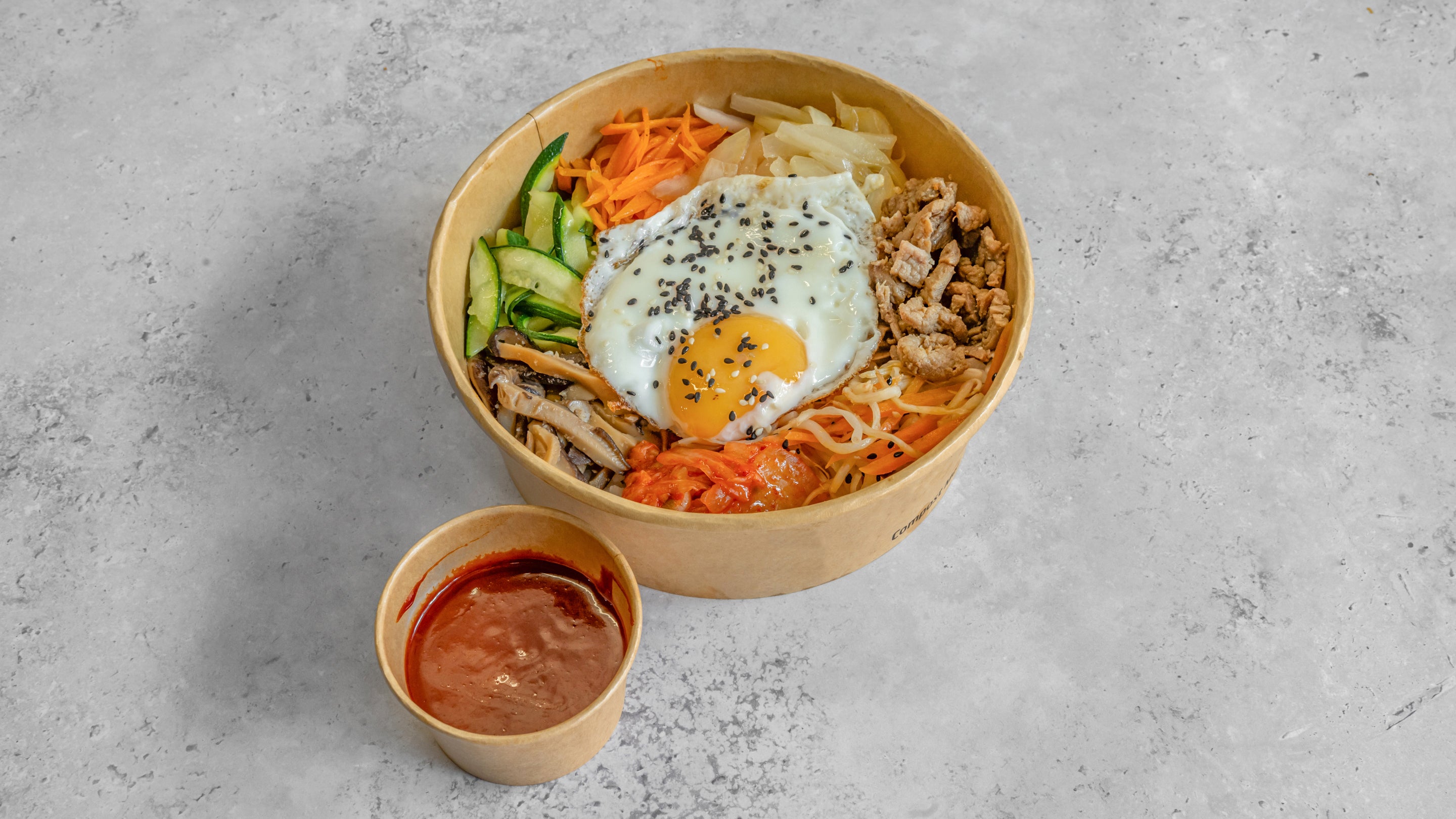 牛肉石锅拌饭Beef bibimbap