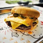 WAGYU BEEF SPICY CHEESE BURGER