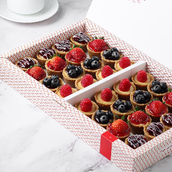 Berries Cheesecake  32 Pieces