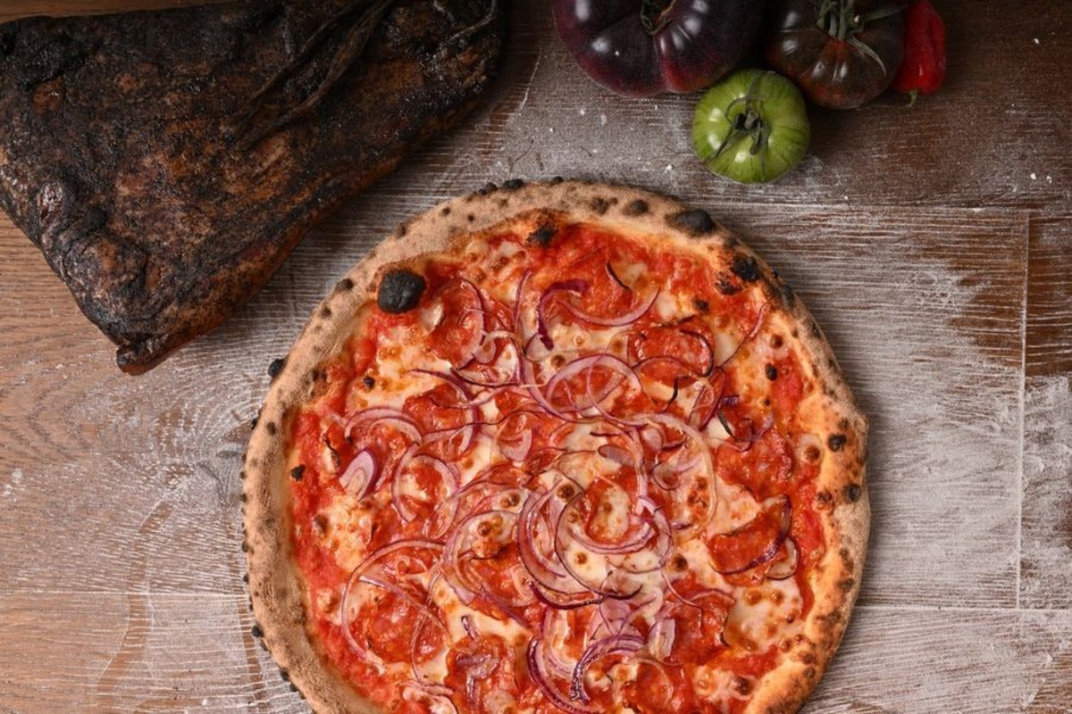 Salcissia E Cipolla Pizza
