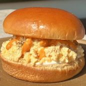 Fluffy Eggs Bun