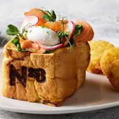Smoked Salmon Benedict (D-G-S)