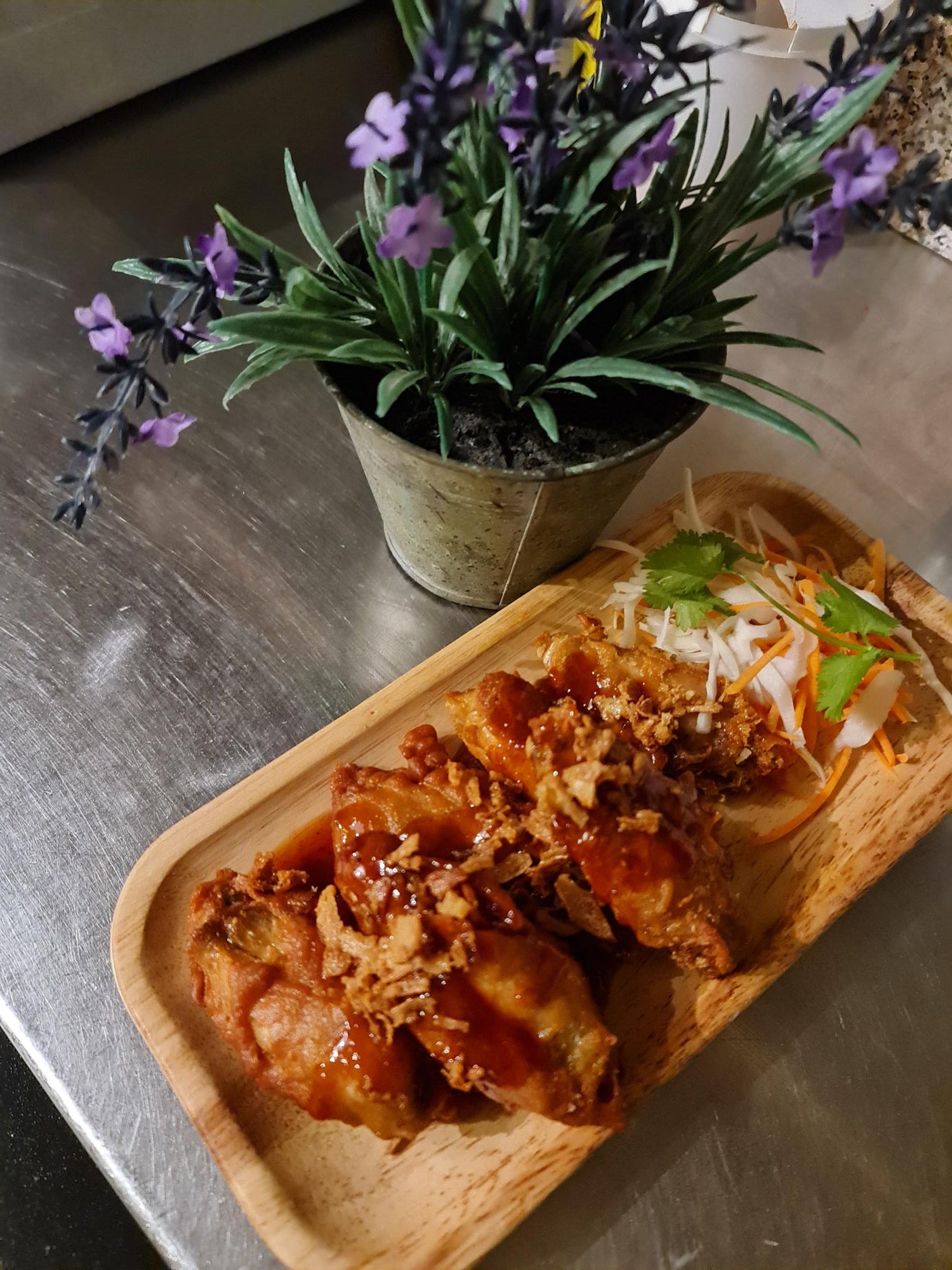S7. Chicken Wings in tamarind sauce (5-7) [G,C,E,F,*]