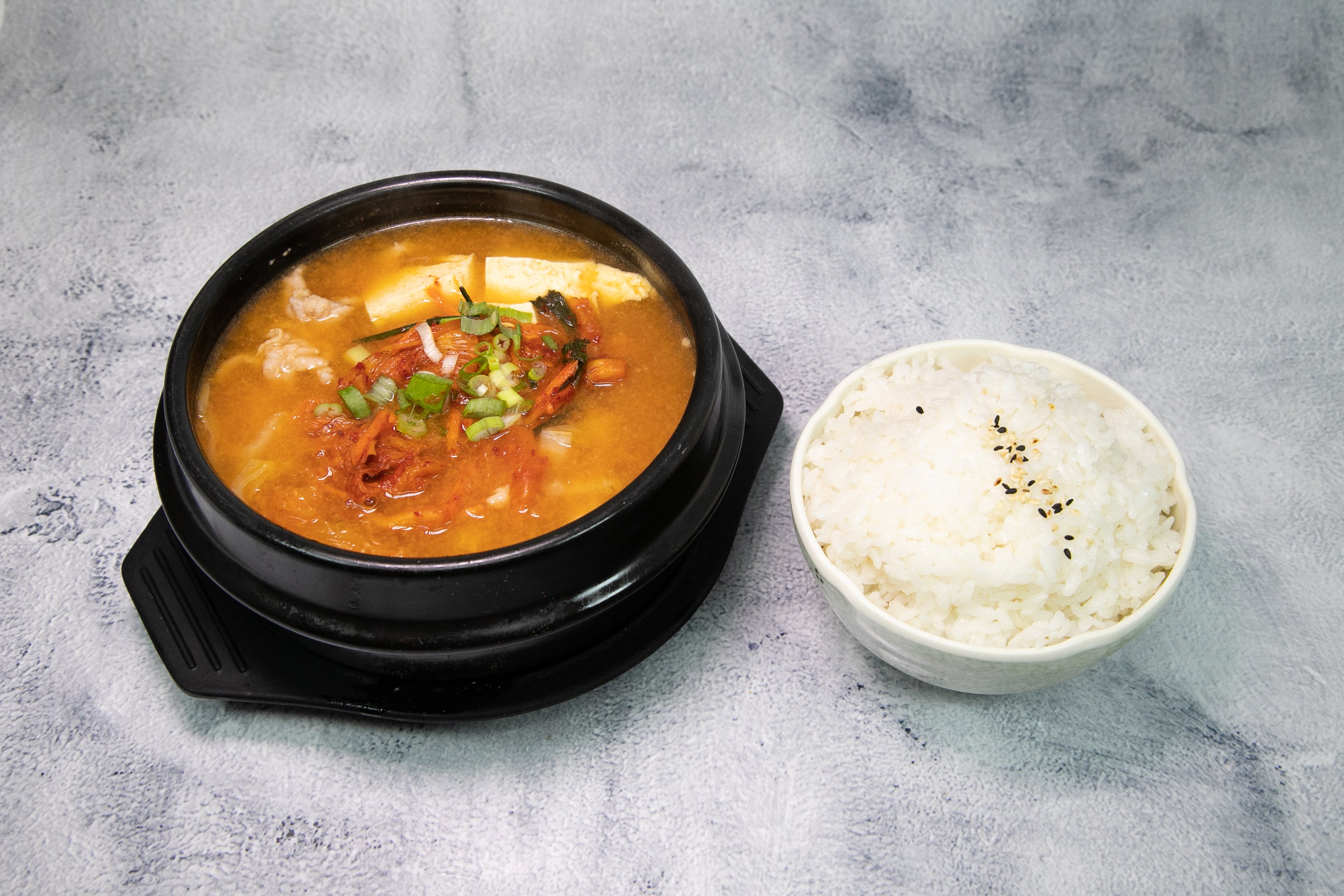 Spicy Kimchi and Pork Soup 韩式泡菜猪肉汤