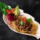 Beef with Garlic and Lemongrass