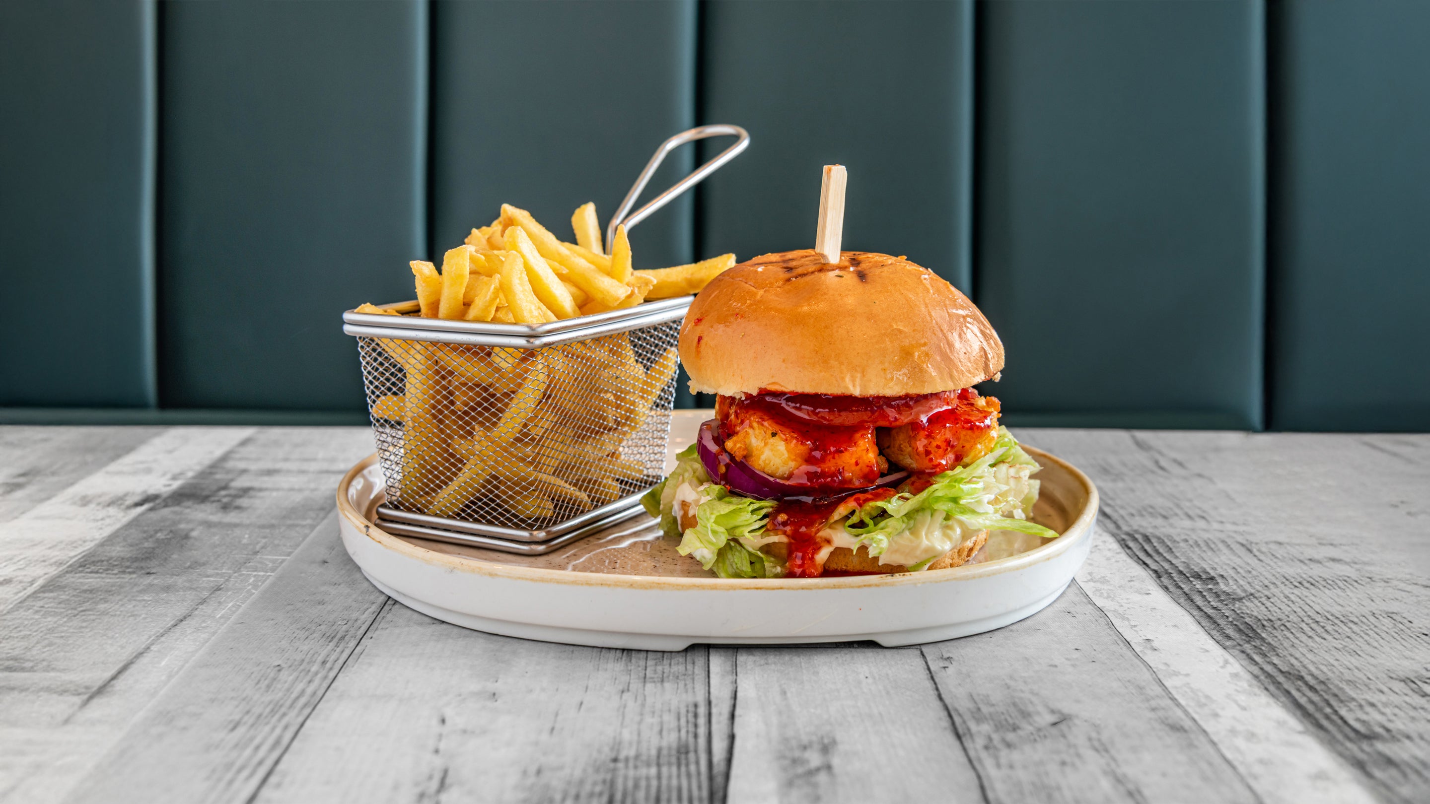 Halloumi Burger (v)