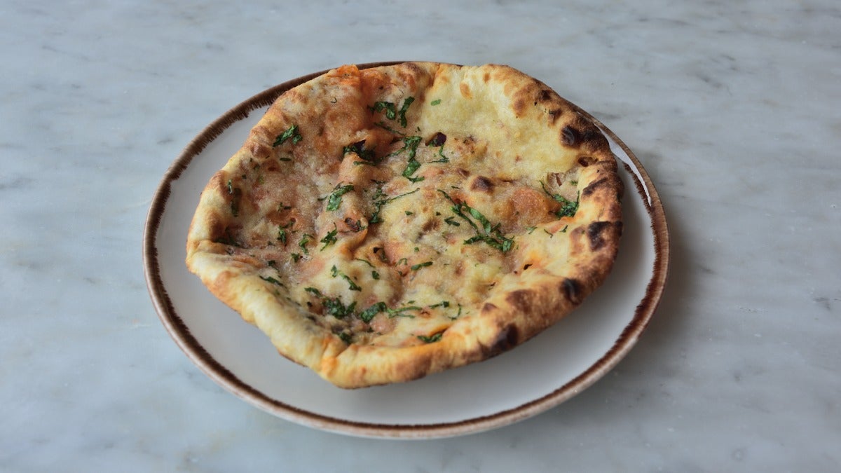Garlic And Coriander Naan