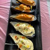 Half Shell Mussels 