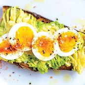 Avo Toast with eggs (scrambled/Omelette)