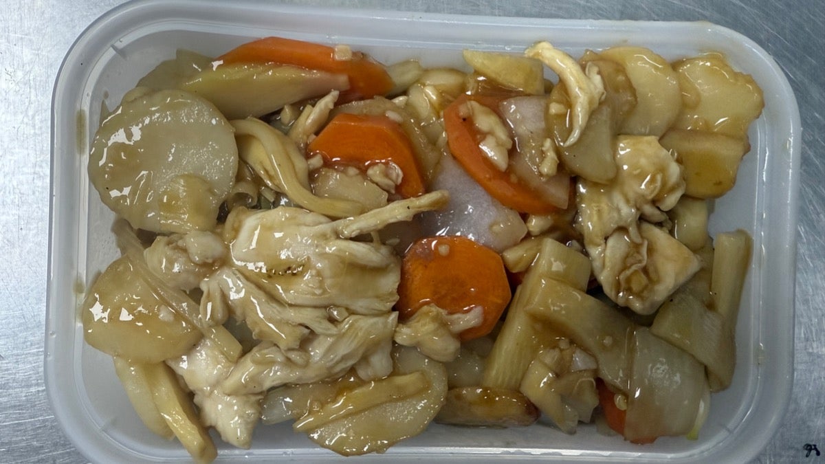 Chicken with Bamboo Shoots and Water Chestnuts竹马鸡