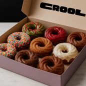 Box of 9 crullers