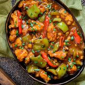Sliced Chicken In Soy Chilli Garlic Sauce