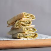 Thyme With Cheese Manoucheh 