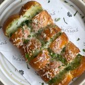 Cheesy Garlic Bread And Parsley Pesto