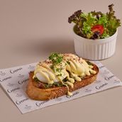 Crema Egg Benedict Toast