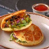 Arepa ( Veggies/Pollo/Carne/Atun)