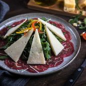 Carpaccio con Rucola e Parmigiana