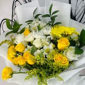 Yellow And White Bouquet 