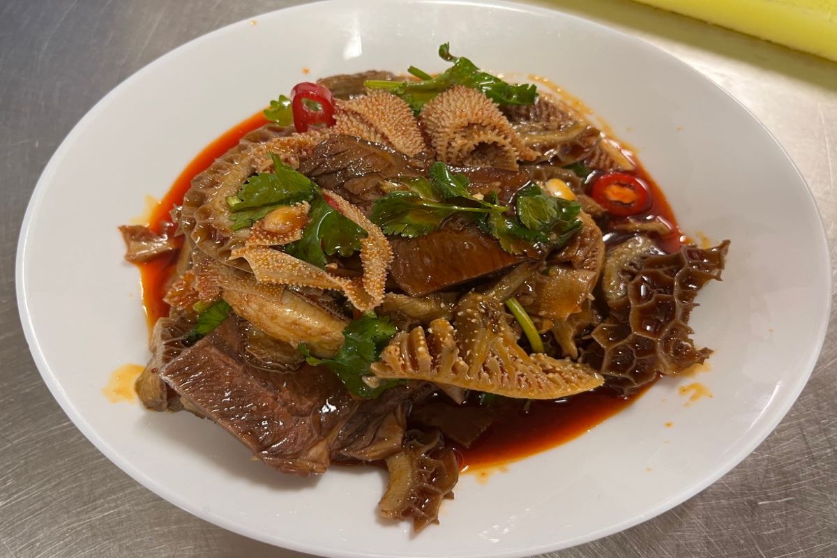 Sliced Beef & Beef Tripe in Chilli Sauce   夫妻肺片