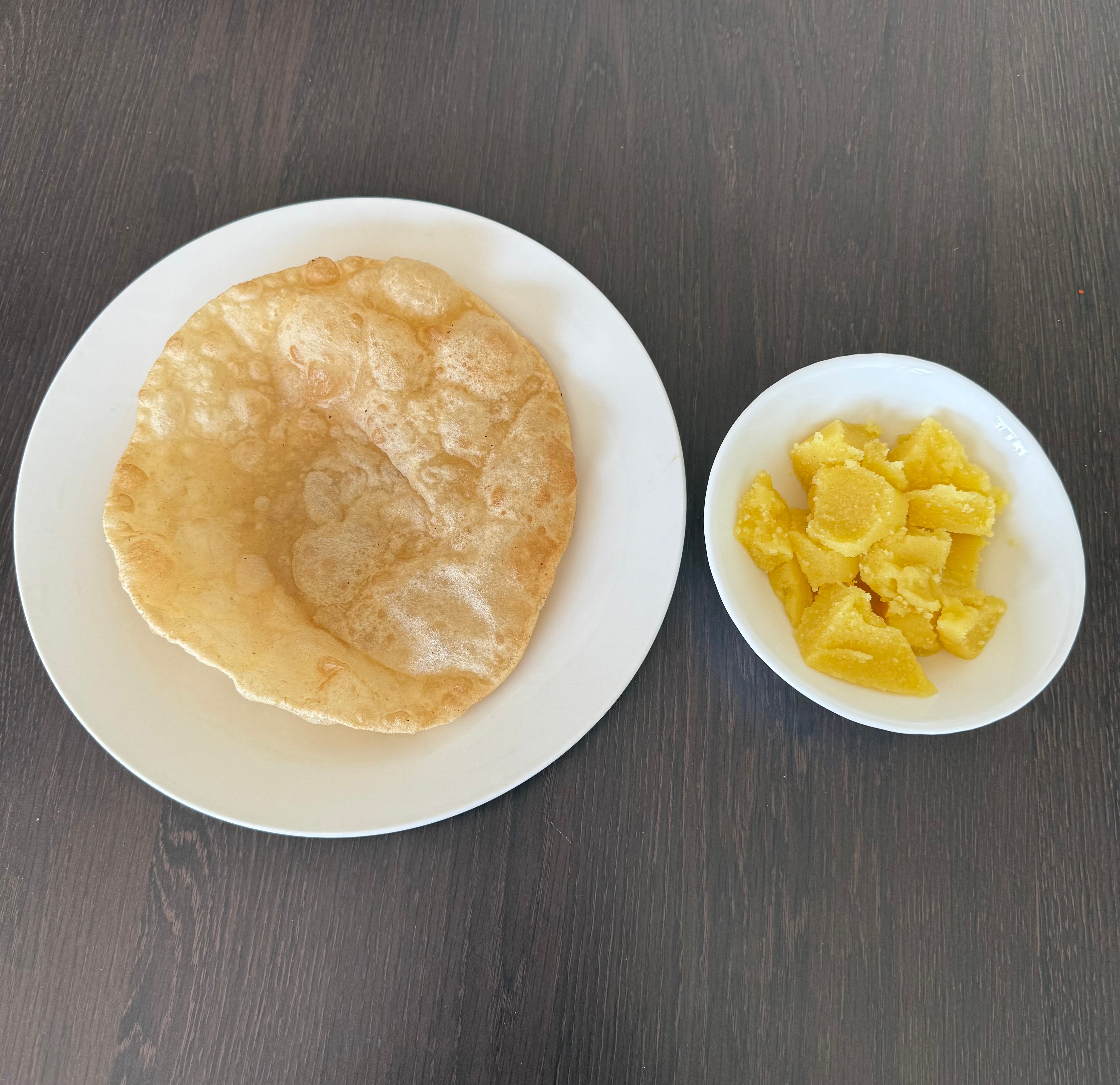 Puri Halwa (2puri with halwa)