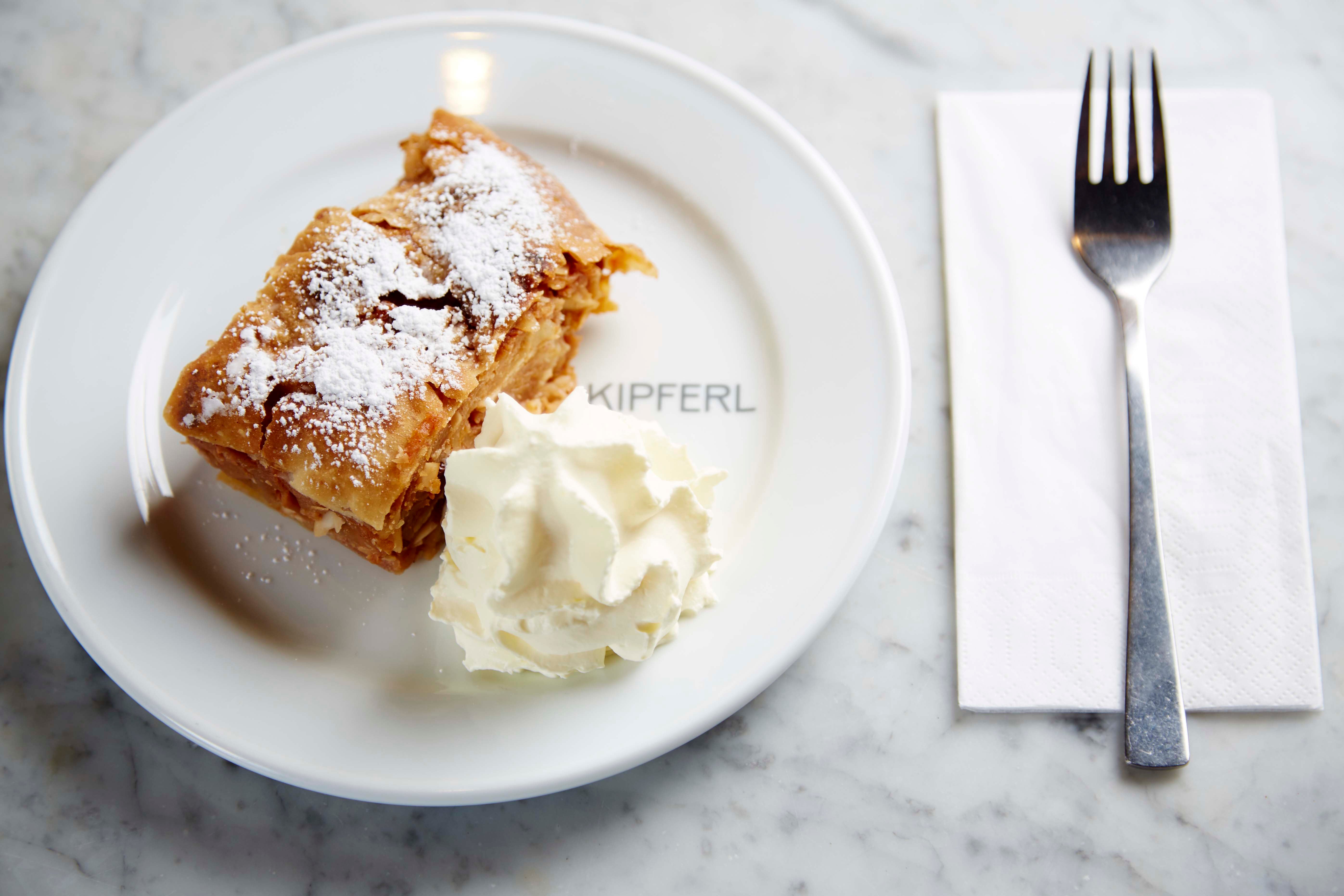 Apfelstrudel Cake