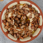 humous with meat