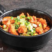 CHICKEN CHILLY (DRY/GRAVY) Gluten Eggs
